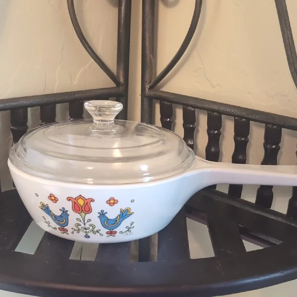Corningware White and Blue Floral Saucepan with Lid - Picture 5 of 5